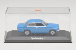 Opel Kadett C Azul Maxichamps 1:43 940045601 Metal - imagen 4 de 5