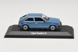 Opel Kadett D Azul Maxichamps 1:43 940044100 Metal