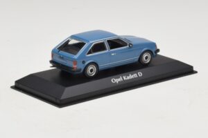 Opel Kadett D Azul Maxichamps 1:43 940044100 Metal - imagen 2 de 5