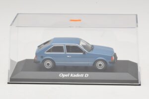 Opel Kadett D Azul Maxichamps 1:43 940044100 Metal - imagen 4 de 5