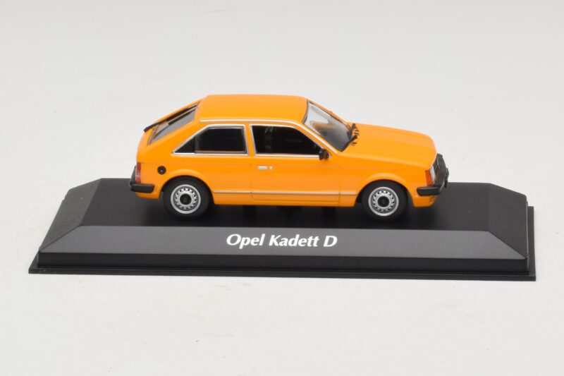 Opel Kadett D Naranja Maxichamps 1:43 940044101 Metal