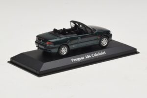 Peugeot 306 Descapotable Verde Metalizado Maxichamps 1:43 940112833 Metal - imagen 2 de 5