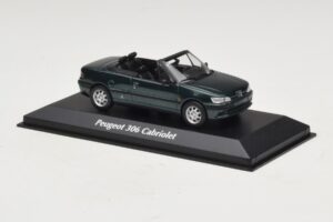 Peugeot 306 Descapotable Verde Metalizado Maxichamps 1:43 940112833 Metal - imagen 3 de 5