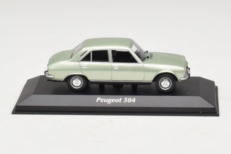 Peugeot 504 Verde Claro Metalizado Maxichamps 1:43 940112501 Metal