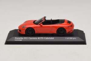 Porsche 911 991.1 Carrera 4 GTS Descapotable Naranja Minichamps 1:43 410067331 Metal