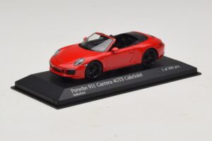 Porsche 911 991.1 Carrera 4 GTS Descapotable Rojo Minichamps 1:43 410067330 Metal - imagen 2 de 5