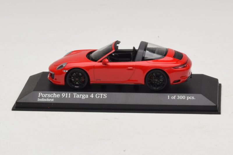 Porsche 911 991.1 Targa 4 GTS Rojo Minichamps 1:43 410067340 Metal