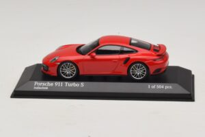 Porsche 911 991.1 Turbo S Rojo Minichamps 1:43 410067170 Metal