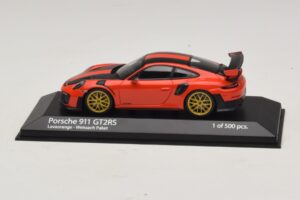 Porsche 911 991.2 GT2 RS Weissach Package Naranja Minichamps 1:43 410067224 Metal