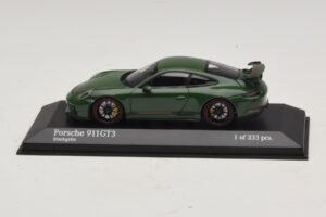 Porsche 911 991.2 GT3 Verde Minichamps 1:43 410066028 Metal