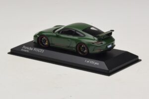 Porsche 911 991.2 GT3 Verde Minichamps 1:43 410066028 Metal - imagen 3 de 5
