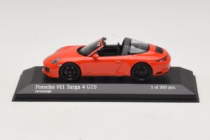 Porsche 911 991 Targa 4 GTS Naranja Minichamps 1:43 410067341 Metal
