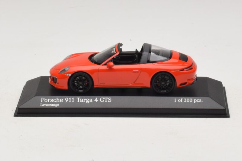 Porsche 911 991 Targa 4 GTS Naranja Minichamps 1:43 410067341 Metal
