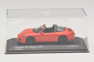 Porsche 911 991 Targa 4 GTS Naranja Minichamps 1:43 410067341 Metal - imagen 4 de 5