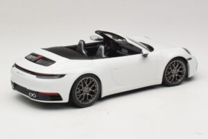 Porsche 911 992 Carrera 4S Descapotable Blanco Minichamps 1:18 155067330 Metal - imagen 2 de 6