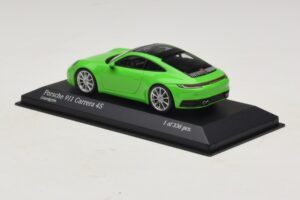 Porsche 911 992 Carrera 4S Verde Minichamps 1:43 410069322 Metal - imagen 3 de 5