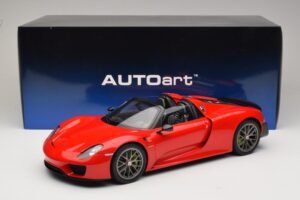 Porsche 918 Spyder Weissach Package Guards Red AUTOart 1:12 12122 Metal - imagen 8 de 8