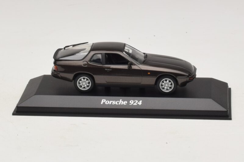 Porsche 924 Marrón Metalizado Maxichamps 1:43 940062121 Metal