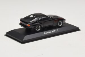Porsche 924 GT Negro Maxichamps 1:43 940066124 Metal - imagen 2 de 5