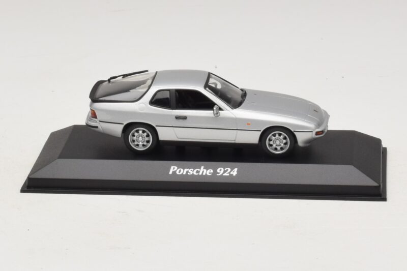 Porsche 924 Plata Maxichamps 1:43 940062120 Metal