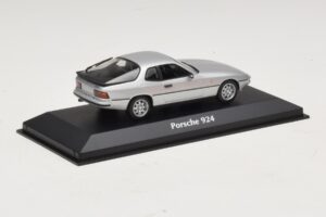 Porsche 924 Plata Maxichamps 1:43 940062120 Metal - imagen 2 de 5