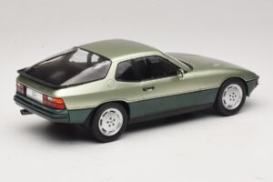 Porsche 924 Turbo Verde Claro & Verde Oscuro MCG 1:18 MCG18660 Metal - imagen 2 de 6