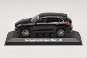 Porsche Cayenne 958 Turbo S Negro Minichamps 1:43 WAP0200220E Metal