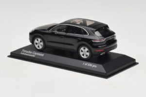 Porsche Cayenne Negro Metalizado Minichamps 1:43 410066301 Metal - imagen 3 de 5