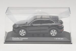Porsche Cayenne Negro Metalizado Minichamps 1:43 410066301 Metal - imagen 4 de 5