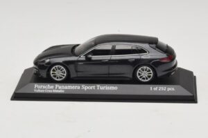 Porsche Panamera 971 4 E-Hybrid Sport Turismo Gris Minichamps 1:43 410066112 Metal