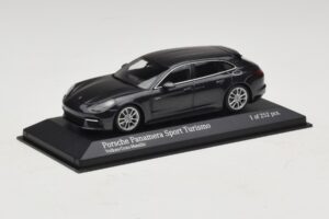Porsche Panamera 971 4 E-Hybrid Sport Turismo Gris Minichamps 1:43 410066112 Metal - imagen 2 de 5