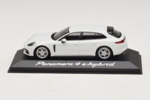 Porsche Panamera 971 4 E-Hybrid Blanco Minichamps 1:43 WAP0207620H Metal