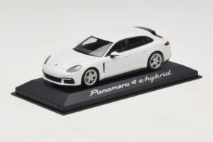 Porsche Panamera 971 4 E-Hybrid Blanco Minichamps 1:43 WAP0207620H Metal - imagen 2 de 5