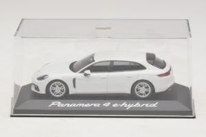 Porsche Panamera 971 4 E-Hybrid Blanco Minichamps 1:43 WAP0207620H Metal - imagen 4 de 5