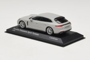 Porsche Panamera 971 Sport Turismo 4E-Hybrid Gris Minichamps 1:43 410066114 Metal - imagen 3 de 5