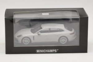 Porsche Panamera 971 Sport Turismo 4E-Hybrid Gris Minichamps 1:43 410066114 Metal - imagen 5 de 5