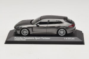 Porsche Panamera 971 Sport Turismo 4S Gris Minichamps 1:43 410066111 Metal