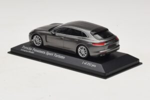 Porsche Panamera 971 Sport Turismo 4S Gris Minichamps 1:43 410066111 Metal - imagen 3 de 5