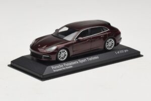 Porsche Panamera 971 Sport Turismo 4S Rojo Minichamps 1:43 410066110 Metal - imagen 2 de 5