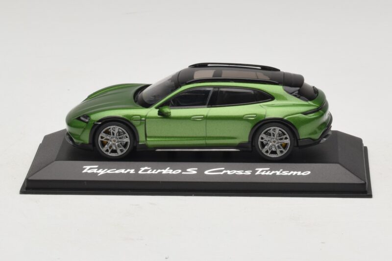 Porsche Taycan Turbo S Cross Turismo Verde Minichamps 1:43 WAP0207830M003 Metal