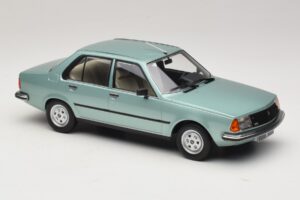 Renault 18 Verde Claro MCG 1:18 MCG18596 Metal - imagen 4 de 6