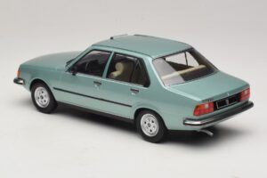 Renault 18 Verde Claro MCG 1:18 MCG18596 Metal - imagen 5 de 6