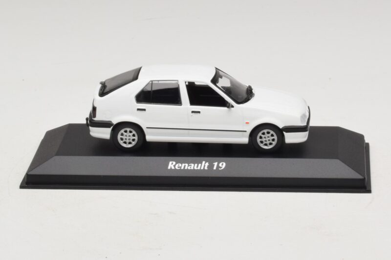 Renault 19 Blanco Maxichamps 1:43 940113700 Metal