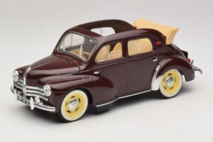 Renault 4CV Granate Solido 1:18 8048 Metal