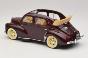 Renault 4CV Granate Solido 1:18 8048 Metal - imagen 5 de 6