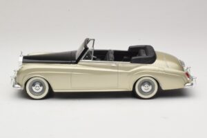 Rolls-Royce Silver Cloud II Plata Solido 1:18 8006 Metal - imagen 3 de 6