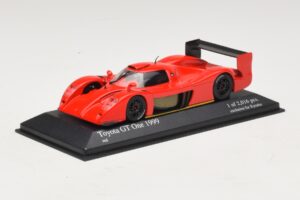 Toyota GT-One TS020 Street Rojo Minichamps 1:43 433991603 Metal - imagen 2 de 5