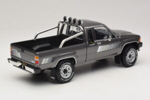 Toyota Hilux N50 Xtra Cab 4x4 Gris Metalizado KK-Scale 1:18 KKDC181563 Metal - imagen 2 de 6