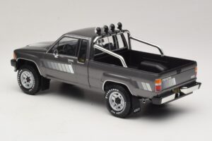Toyota Hilux N50 Xtra Cab 4x4 Gris Metalizado KK-Scale 1:18 KKDC181563 Metal - imagen 5 de 6