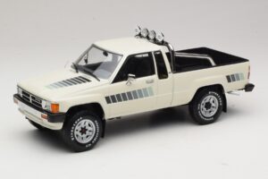 Toyota Hilux N50 Xtra Cab 4x4 Blanco KK-Scale 1:18 KKDC181564 Metal
